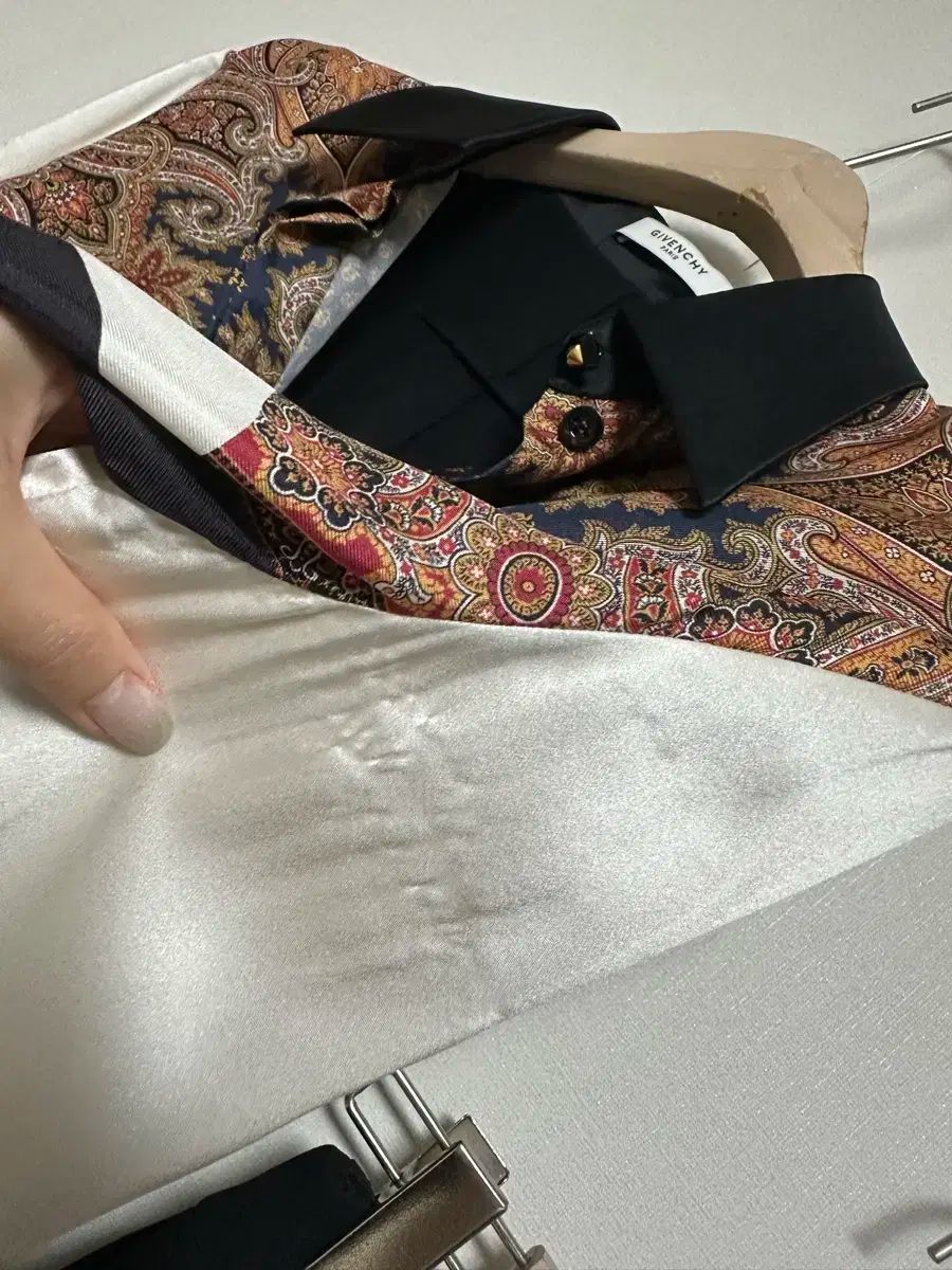 GIVENCHY（ジバンシイ）の「Givenchy - ボウタイ ブラウス