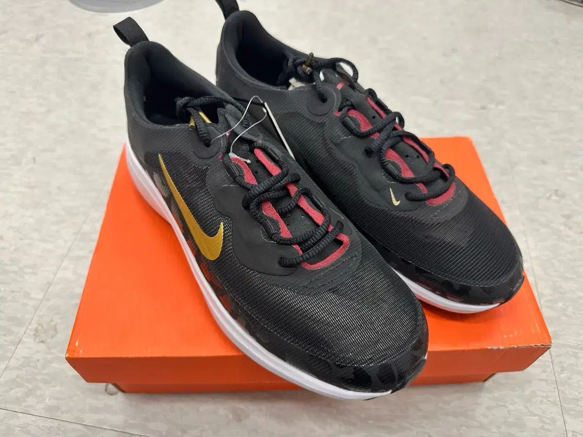 新品 NIKE(ナイキ) ゴルフシューズ サマーライト 240