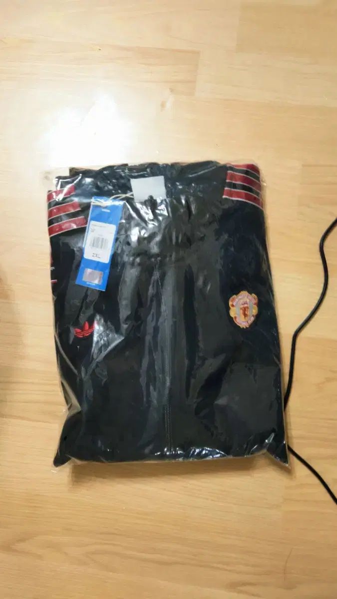 アディダス MANCHESTER UNITED FC トラックジャージ 2xl 赤黒 マンチェスター ユナイテッド FC テラス iKON アイコン ト