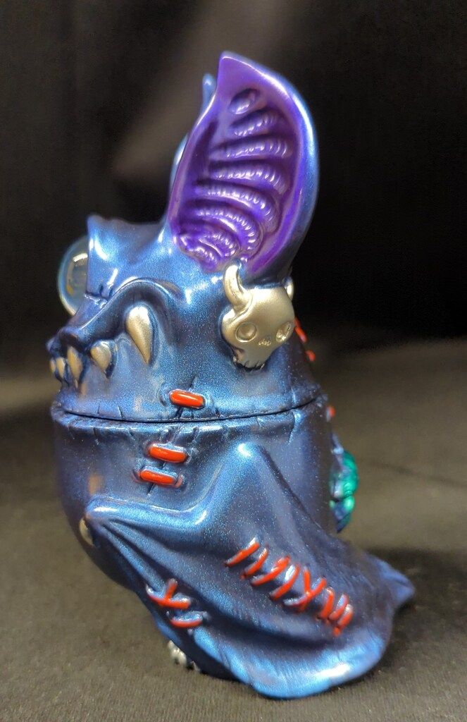 UNDEAD TOYS KAGEMARU DESIGNS EYE BAT BEAST メタリックブルー