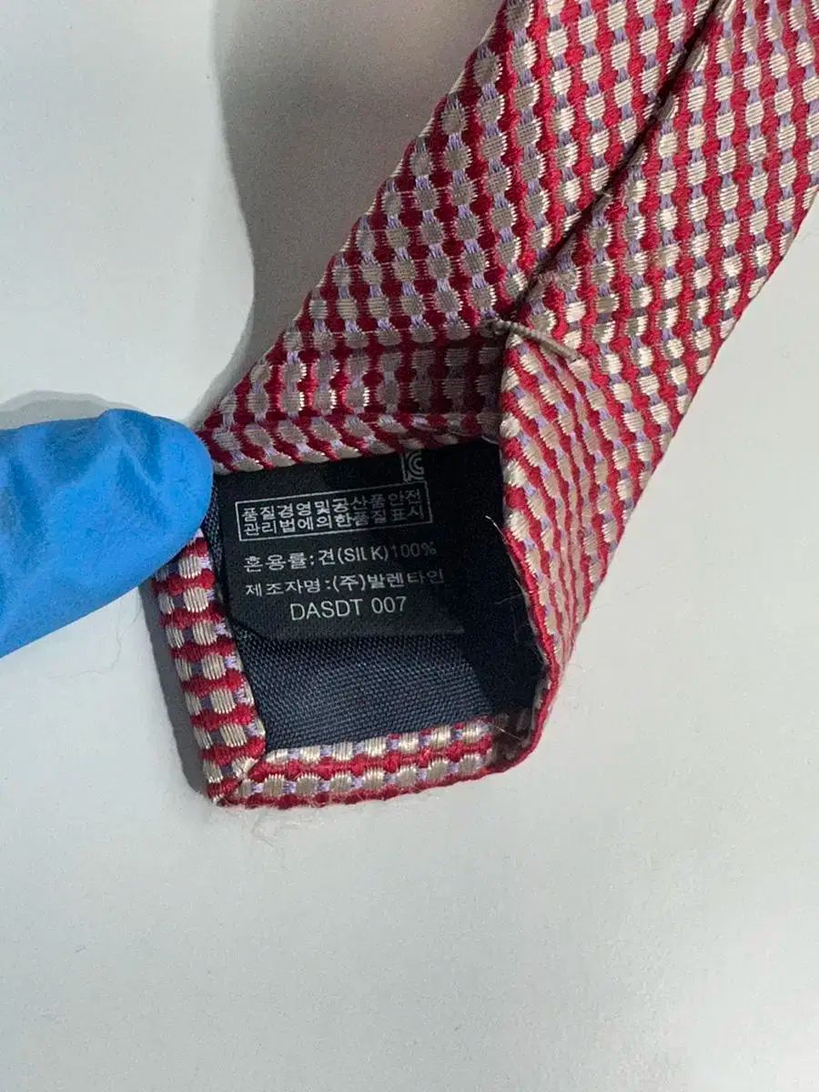 136新品DAKSダックス シルクネクタイ日本製 新品 DAKS ダックス テリア柄 ネクタイ シルク100% 犬 絹