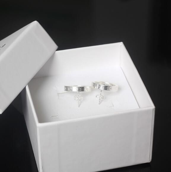 ピアス