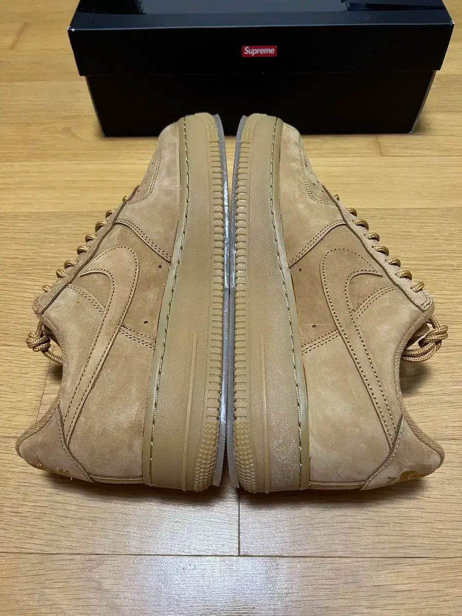 Supreme シュプリーム