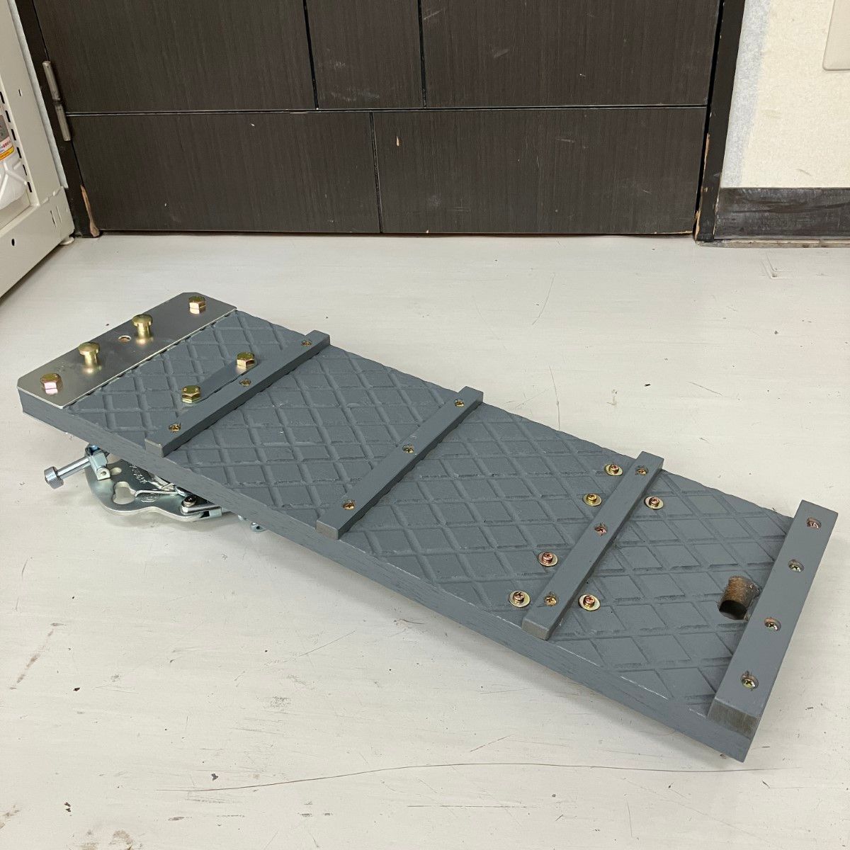 ЗЗ藤井電工 ツヨロン 700mm 柱上作業台 単板式 K-2 グレー