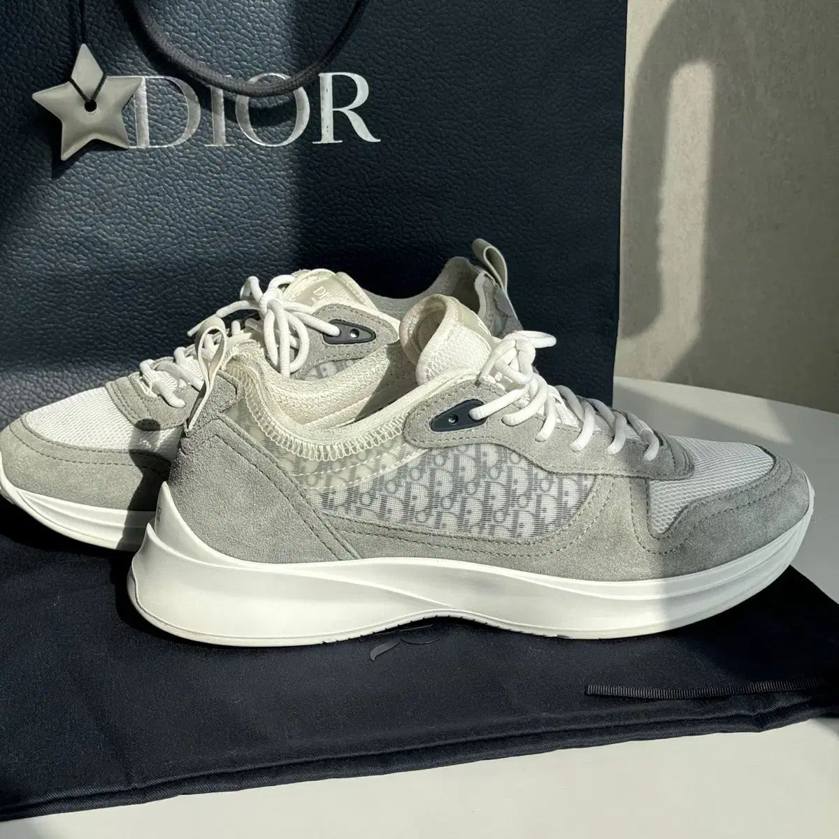 42 } DIOR(ディオール) オブリーク B25 ランナー スニーカーズ - メルカリ