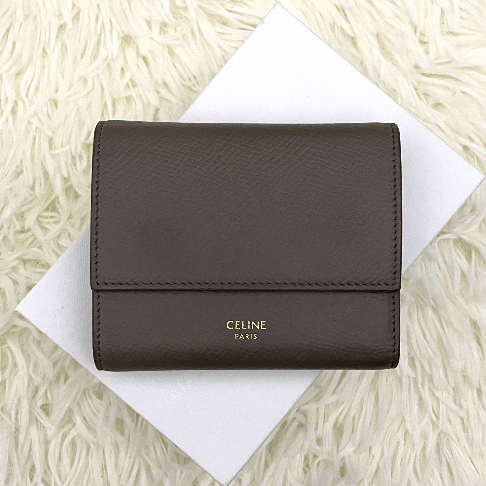 CELINE】スモール トリフォールドウォレット 16（セーズ）財布