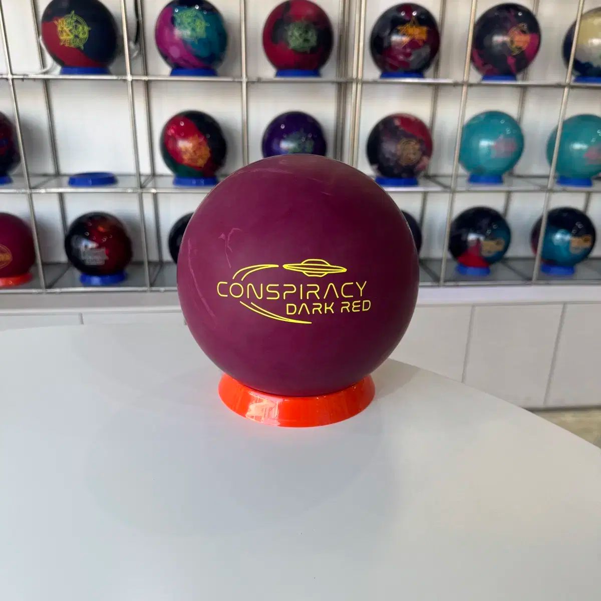 Confucy ダークレッド ボウリングボール ダンプレスボールあり