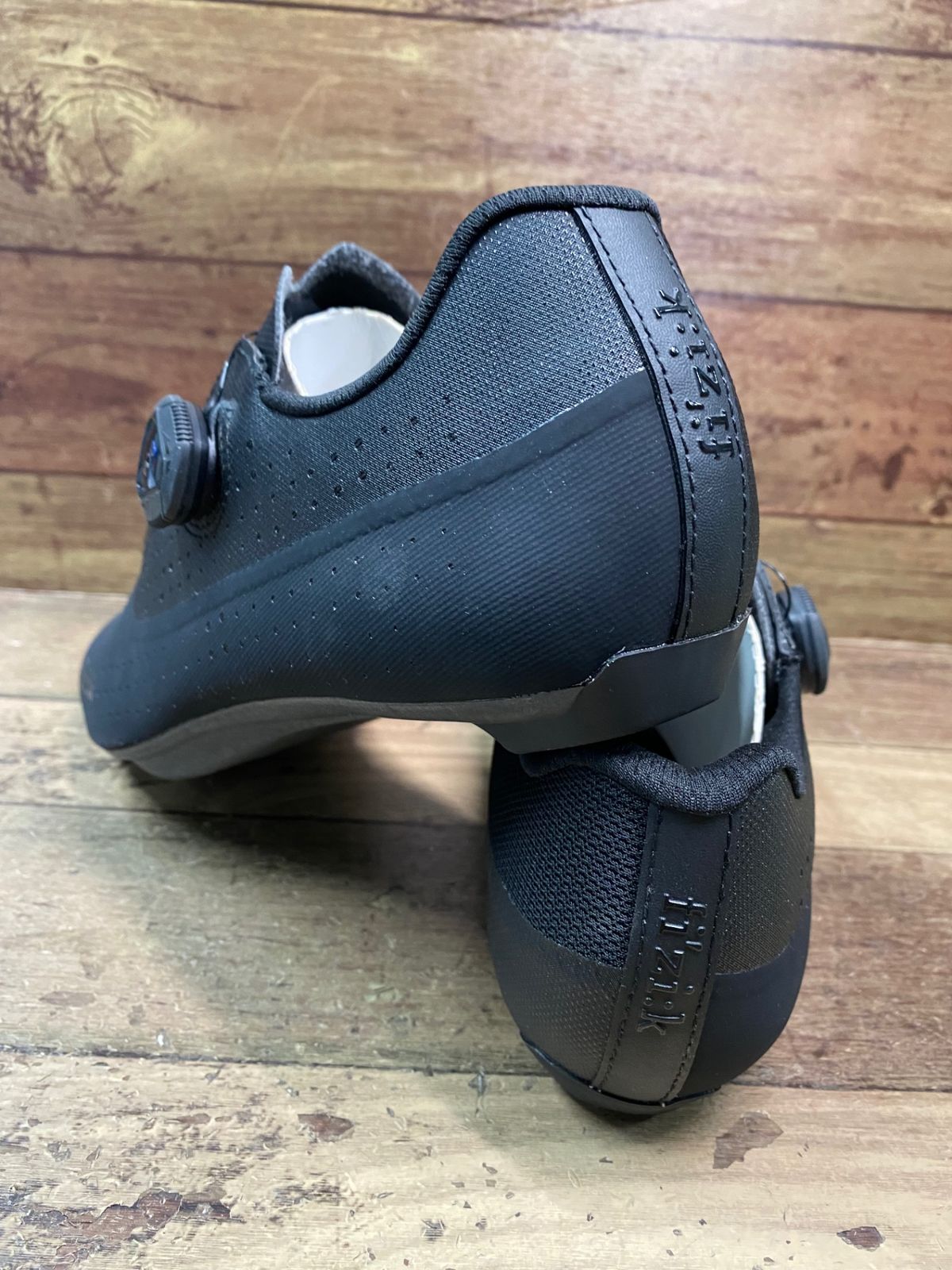 IE812 フィジーク fizi:k ビンディングシューズ TEMPO OVERCURVE R4