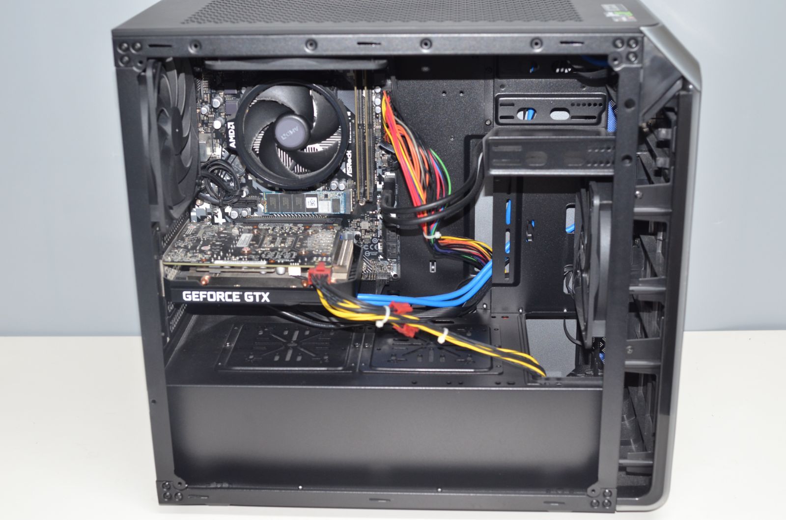 自作中古ゲーミングデスクトップPC Windows11/AMD Ryzen 5