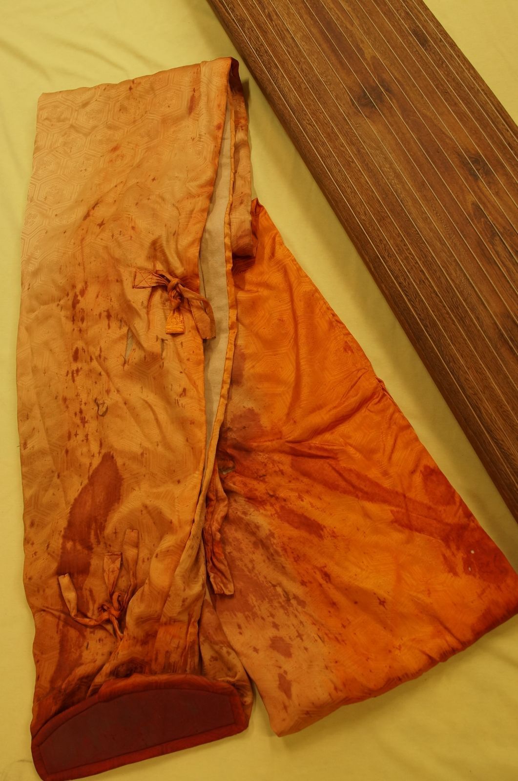 高級◇和琴◇13弦 綾杉彫 くり甲 琴柱／口前カバー／琴カバー付