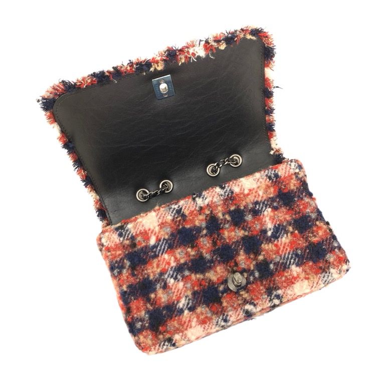 シャネル　ショルダーバッグ　ターンロック　2.55 チェーン　スエード　ボア シャネル ショルダーバッグ ターンロック 2.55 チェーン スエード ボア