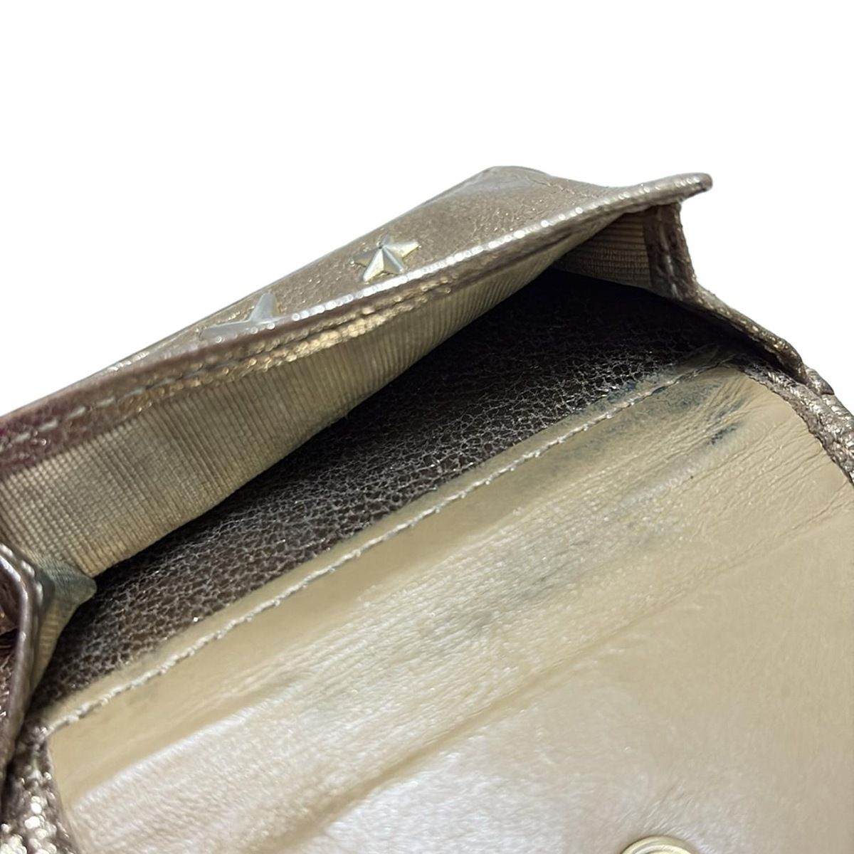 JIMMY CHOO ジミーチュウ 3つ折り財布 - ゴールド スタッズ|スター 星 |ホログラムシールあり レザー WWW_OLIVIERBERNSTEIN_COM