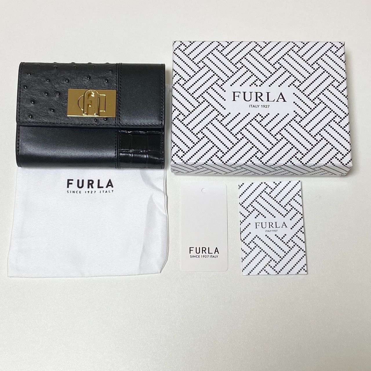 新品・国内在庫】FURLA フルラ 三つ折り財布 ブラック - メルカリ