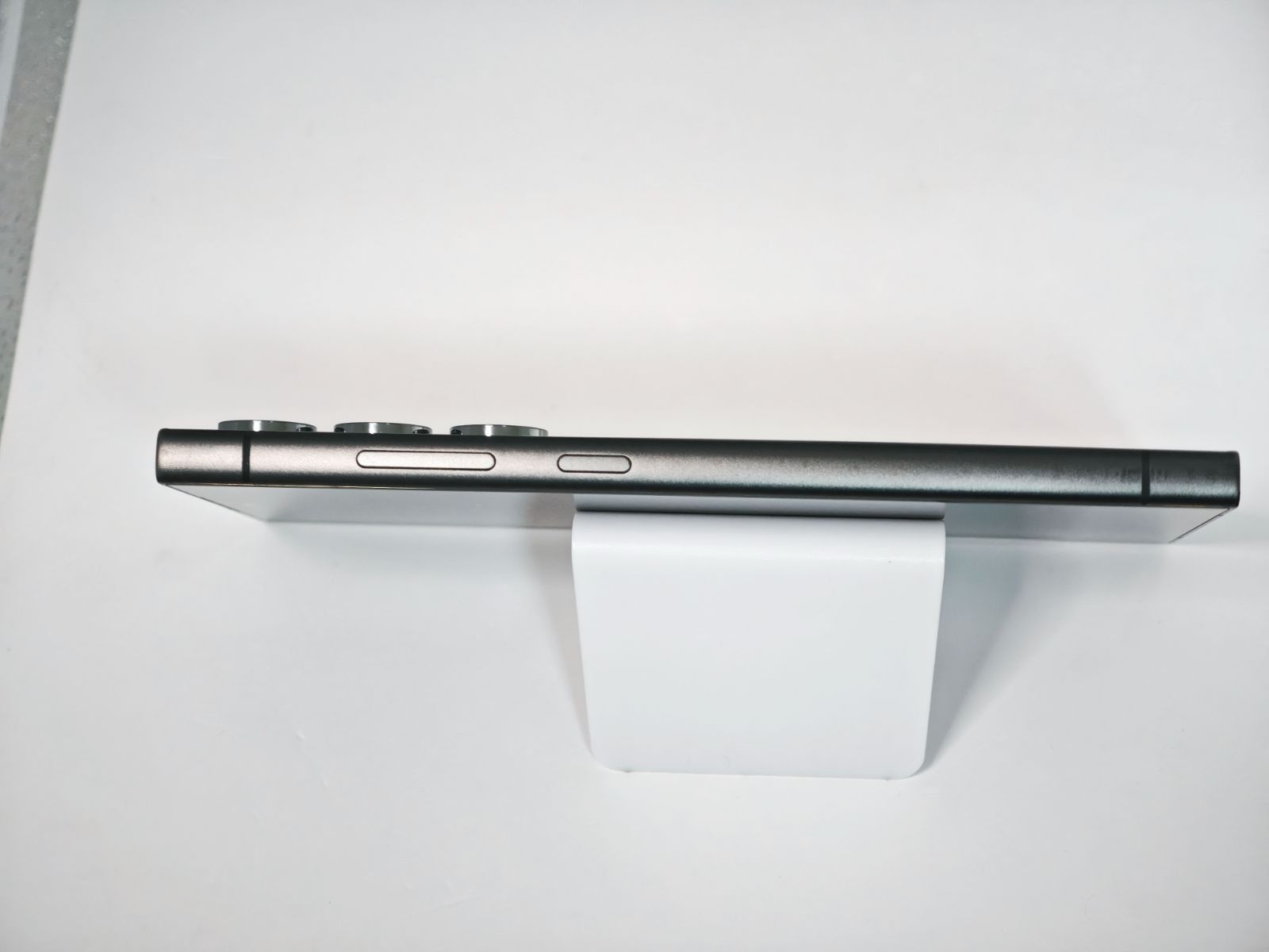 チタニウムブラック