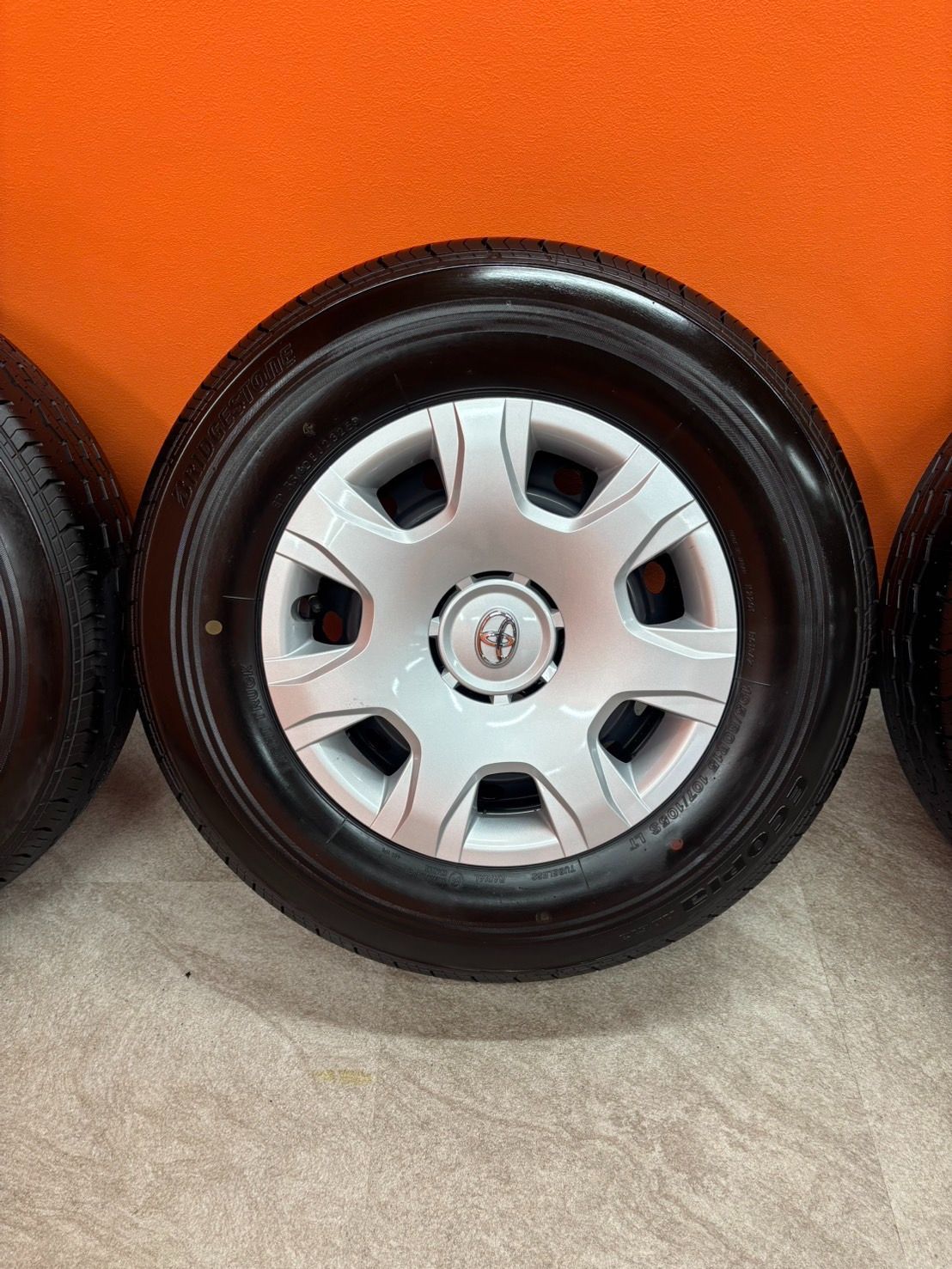 ハイエースワゴングランドキャビン新車外し 195 80R15 みです❗ FFCRYSTALESIA_COM