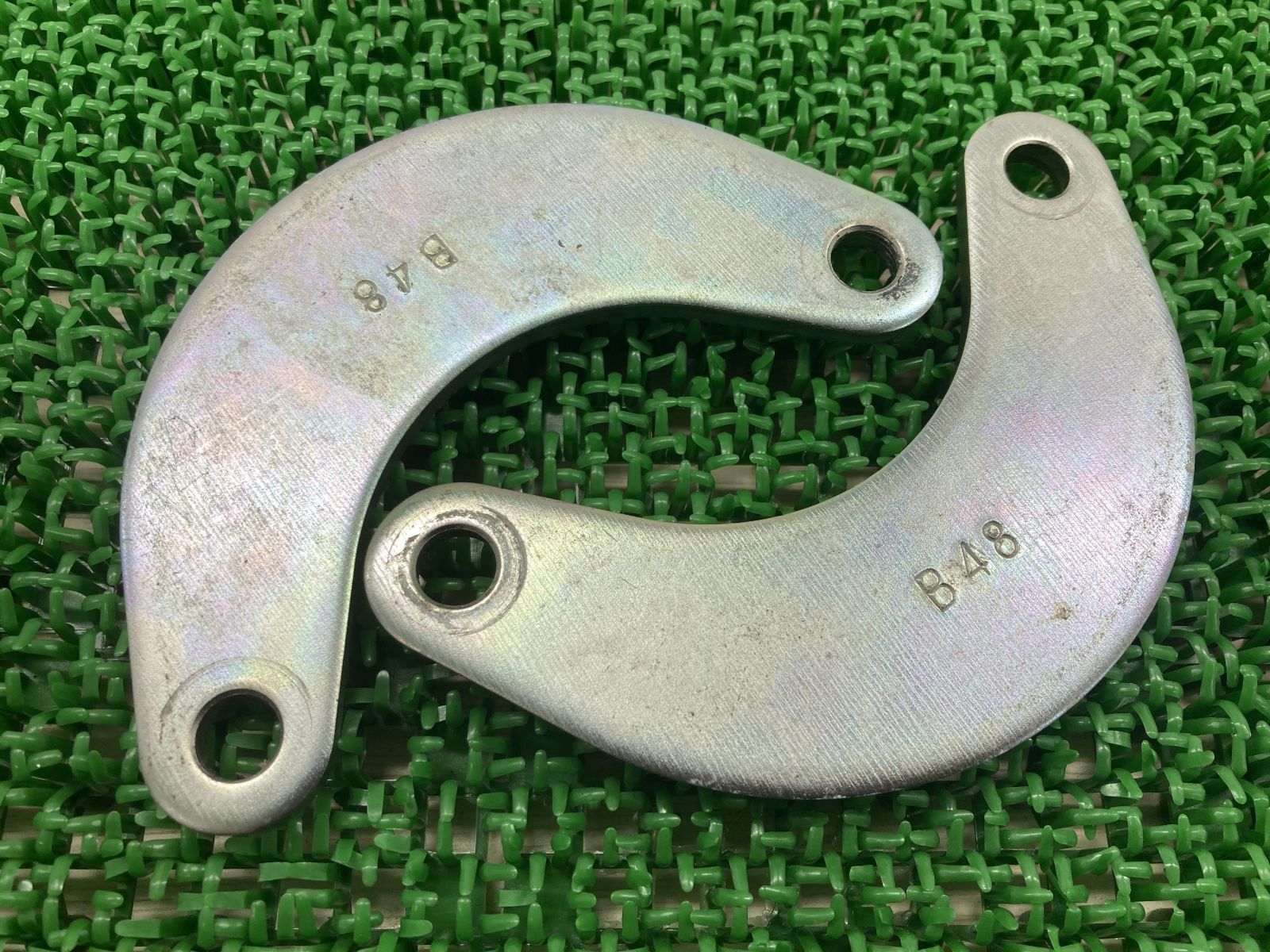 XSR155 リアサスペンションリンクプレート 左右 B48 ヤマハ 純正 中古 バイク 部品 RG634 曲がり無し コンディション良好 品薄 希少品