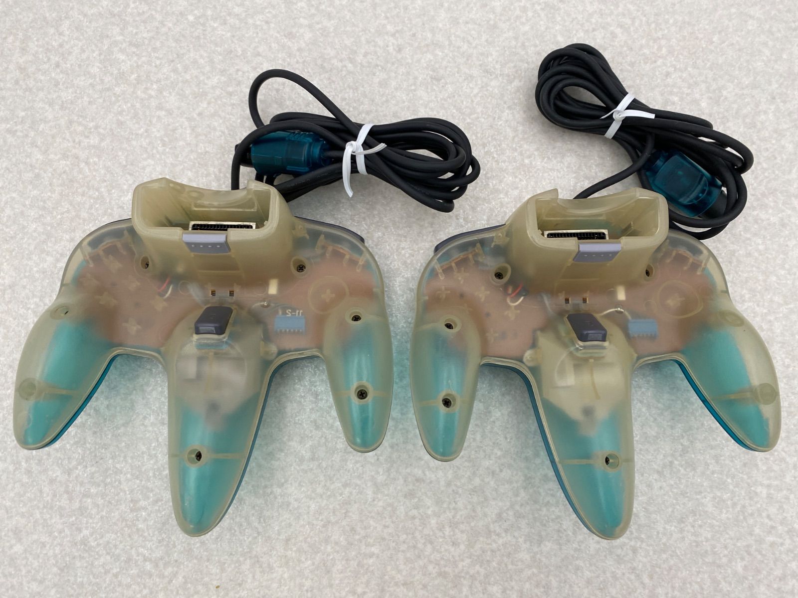 任天堂 NINTENDO64 本体クリアブルー コントローラ2個 ソフト2本