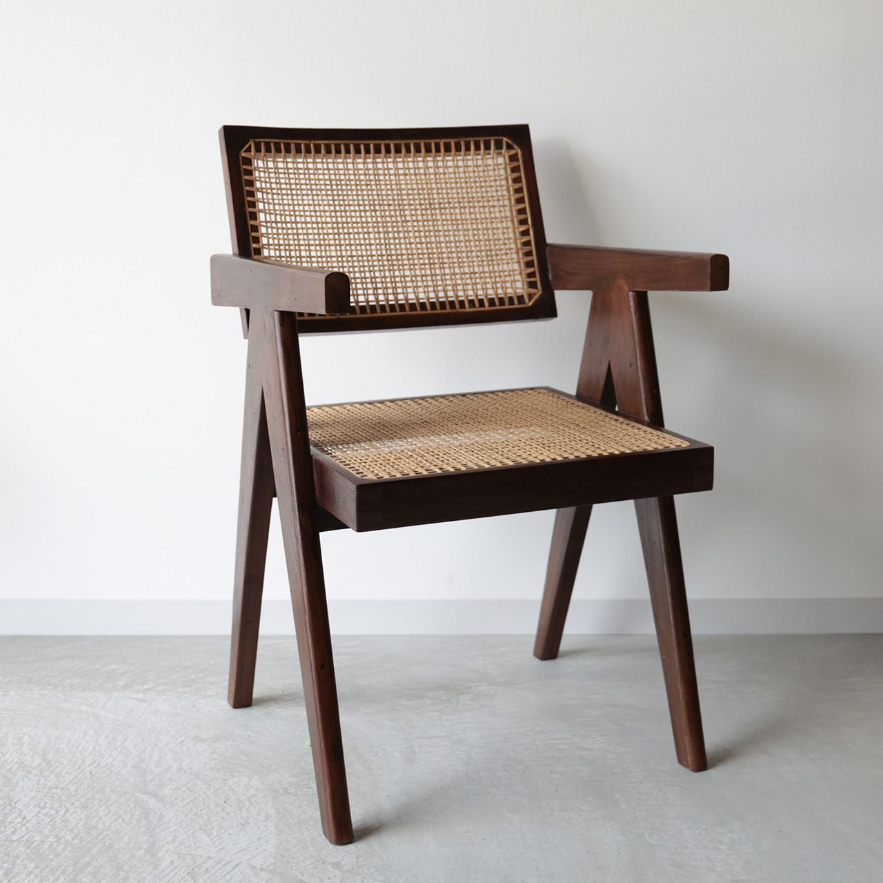 ピエール ジャンヌレ オフィスチェア ラタン 古材 チーク 椅子 ブラウン Pierre Jeanneret V-leg Office Chair リプロダクト ピエールジャンヌレ ル コルビュジエ インダストリアル レトロ 男前 カフェ インド おしゃれ