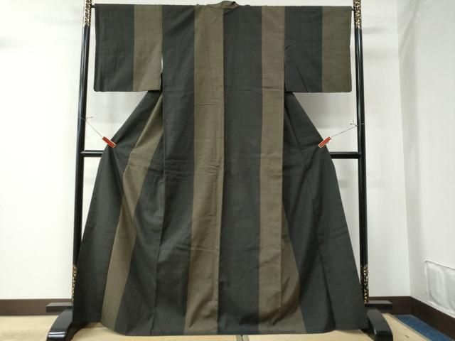 平和屋着物●結城紬　縞　正絹　逸品　CAAW8540yc 平和屋着物○結城紬 縞 正絹 逸品 CAAW8540yc - メルカリ