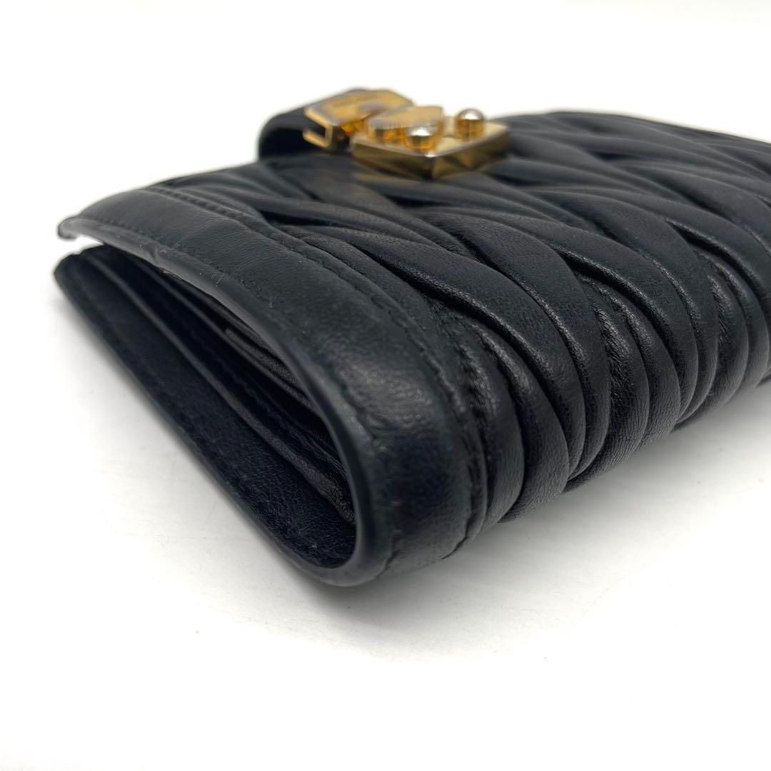 マトラッセ 折財布