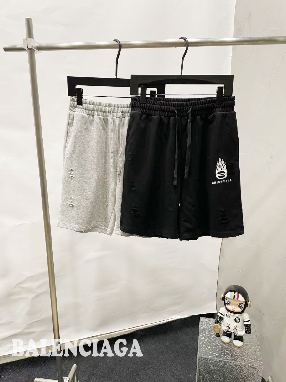 BALENCIAGA 24SS 炎 ファッション 刺繍ファイブポイントショーツ