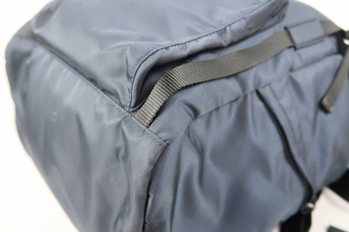 トライアングル ネイビー×シルバー金具