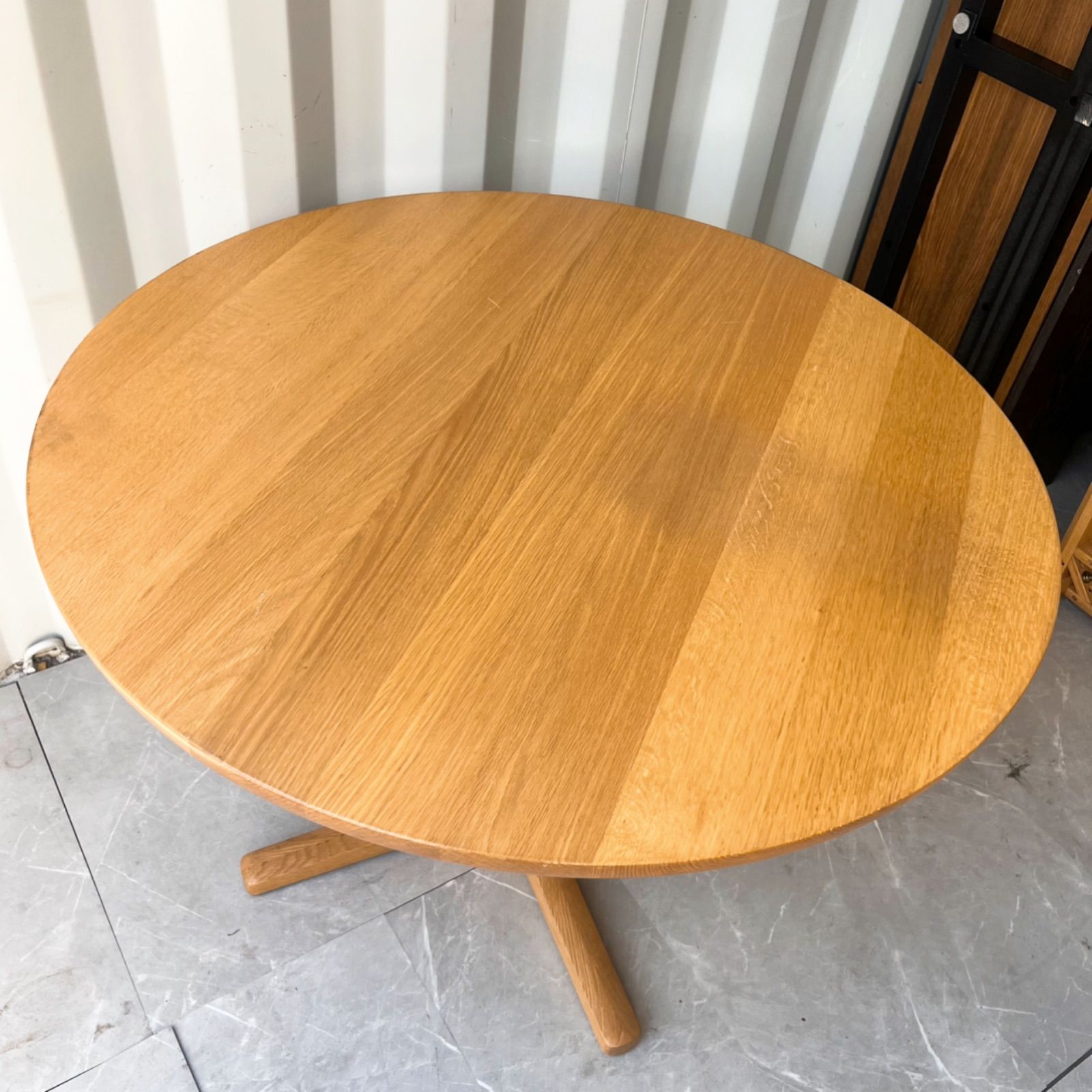 取付無料！カリモク家具 天然木北欧風ナチュラル円形ダイニング