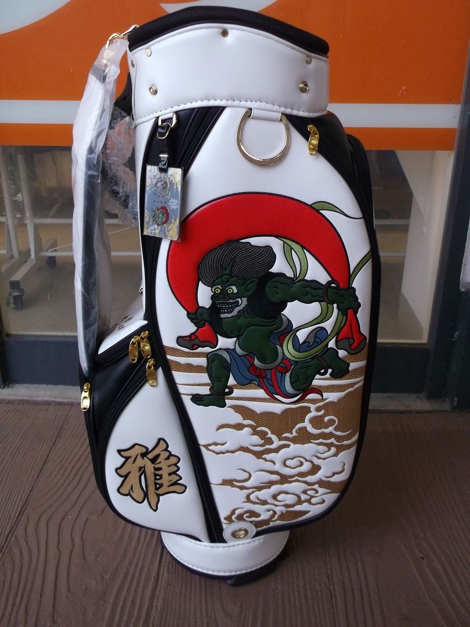 風神雷神 キャディバッグ JAPANモデル 9型 4.5kg 刺繍 ホワイト ゴルフバッグ