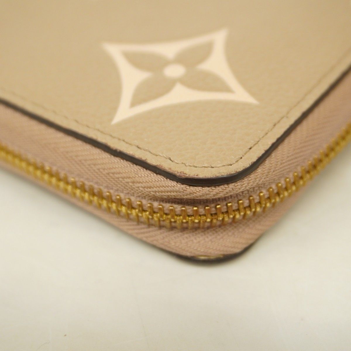 ジッピーウォレット M69794