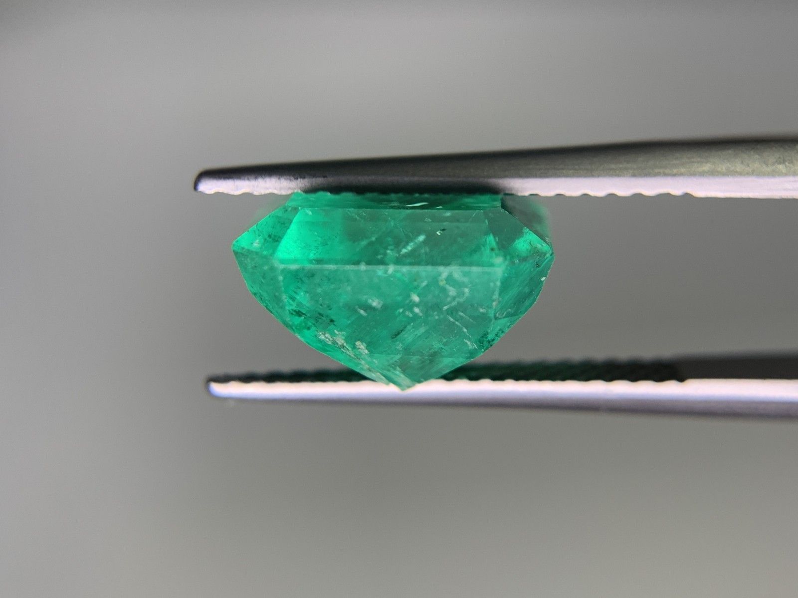 GIA宝石鑑別書付き 天然 エメラルド Colombia 5.13ct 縦10.60㎜×横9.84 ...