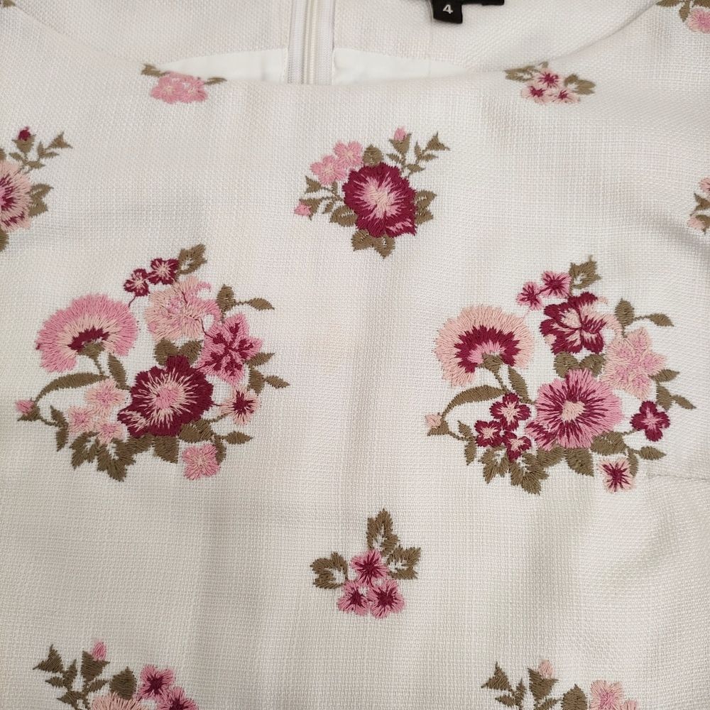 トッカ ワンピース リボン 刺繍 サイズ4 TOCCA 花 Lサイズ トッカ ワンピース リボン 刺繍 サイズ4 TOCCA 花 Lサイズ