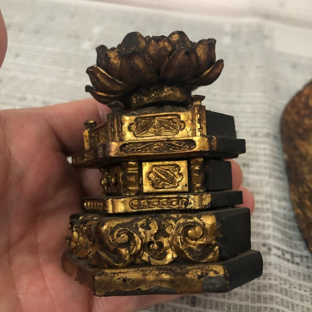 阿弥陀如来像 木像 高さ22.5cm 重さ78g 時代物　＃739 阿弥陀如来像 木像 高さ22.5cm 重さ78g 時代物 ＃739 - メルカリ