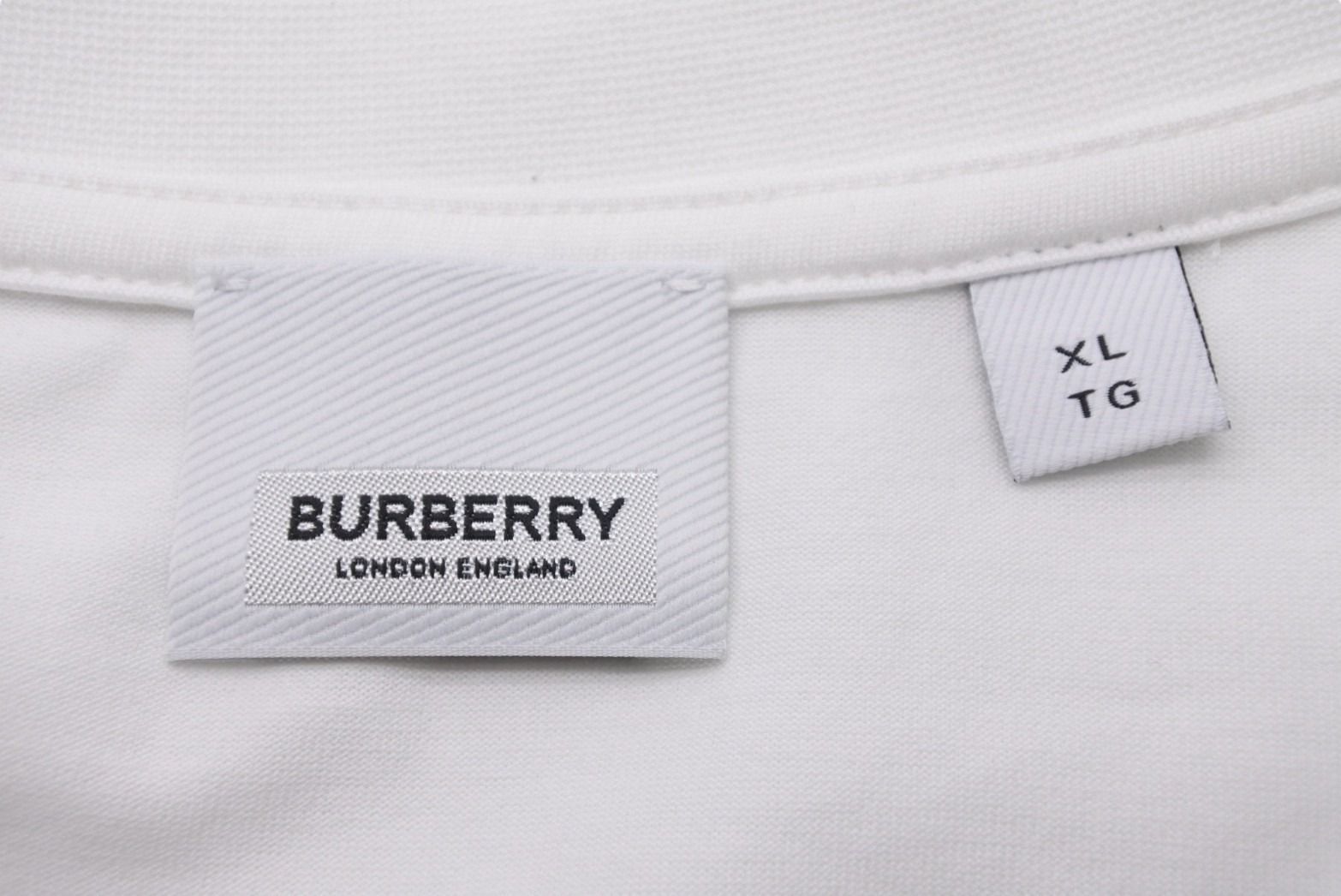 BURBERRY 極美品Tシャツ バーバリー-