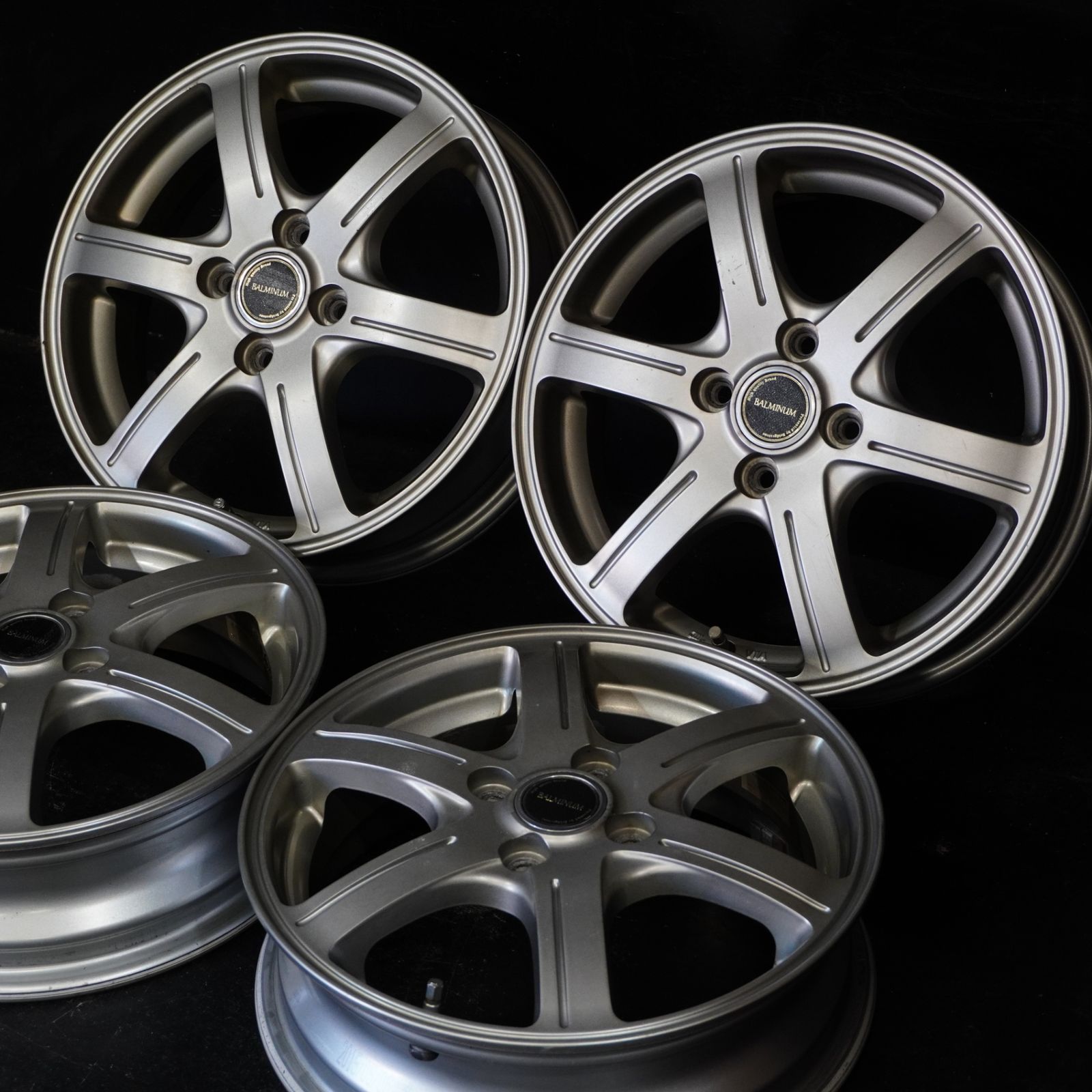 売切 ブリヂストン バルミナ 15×4.5J 48 100 4H 4本 ハスラー タフト キャスト スペーシアカスタム タントカスタム等