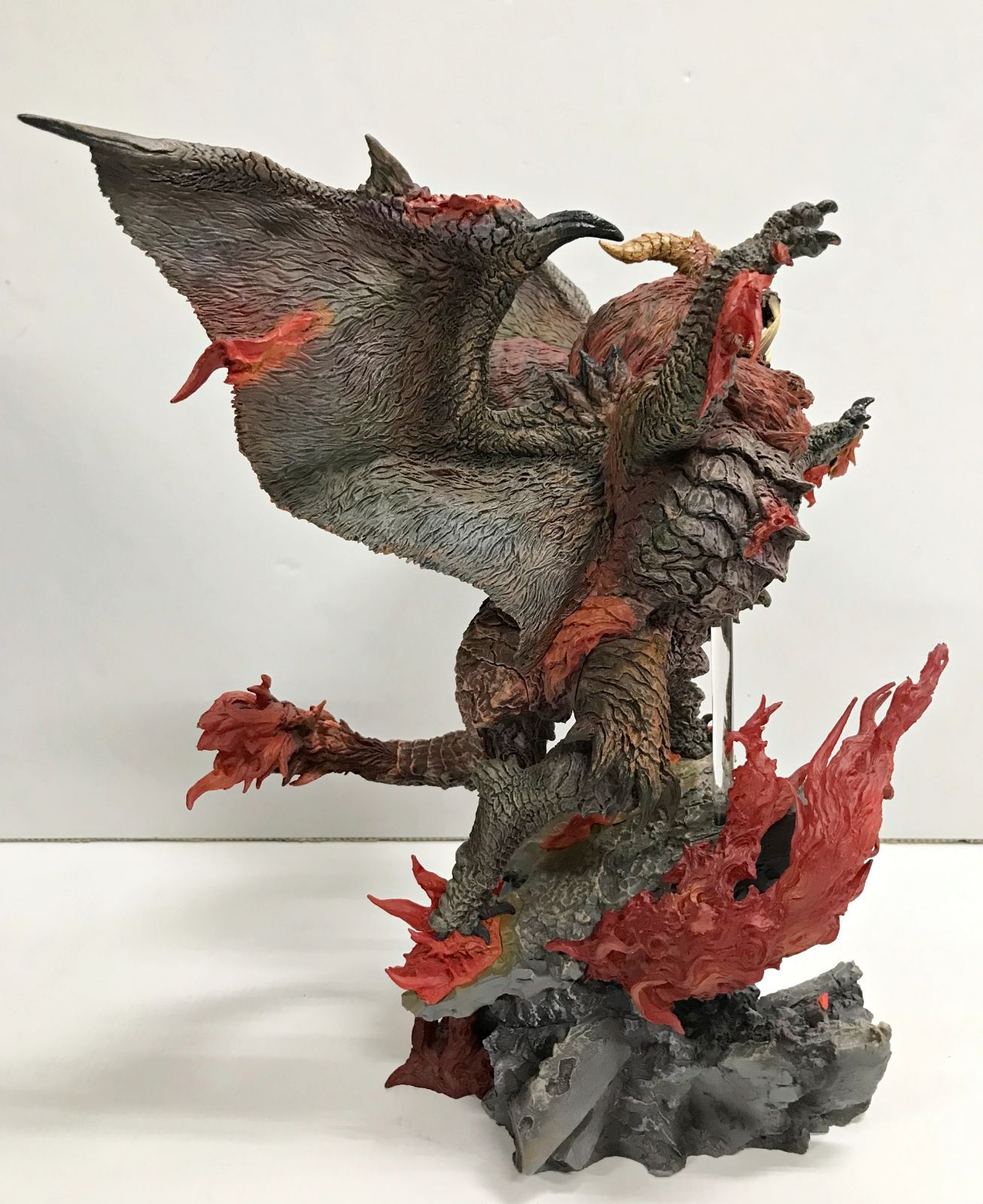 【希少・未開封品】炎王龍　テオ・テスカトル　クリエイターズモデル　復刻版 希少・未開封品】炎王龍 テオ・テスカトル クリエイターズモデル