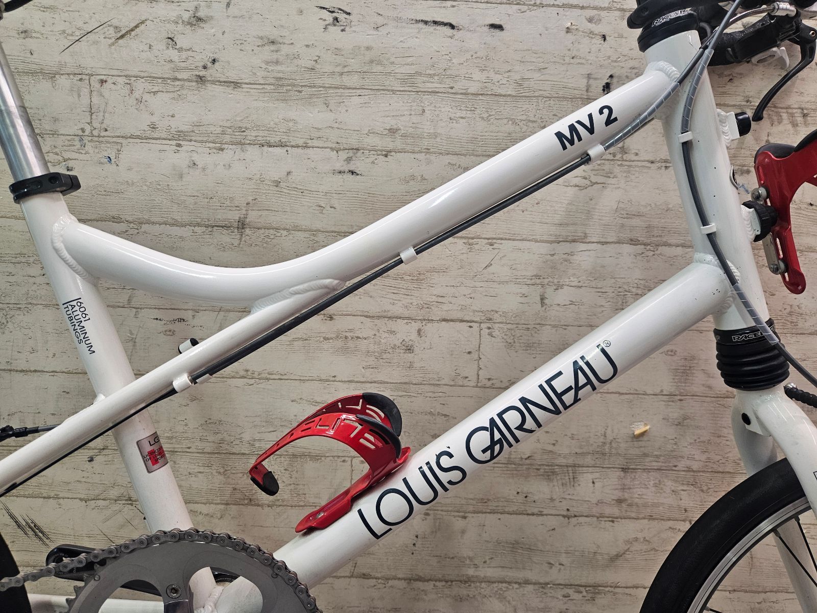 送料無料LOUIS GARNEAU ミニベロ MV2小径車 8速 20インチ 送料無料LOUIS GARNEAU ミニベロ MV2小径車 8速 20インチ