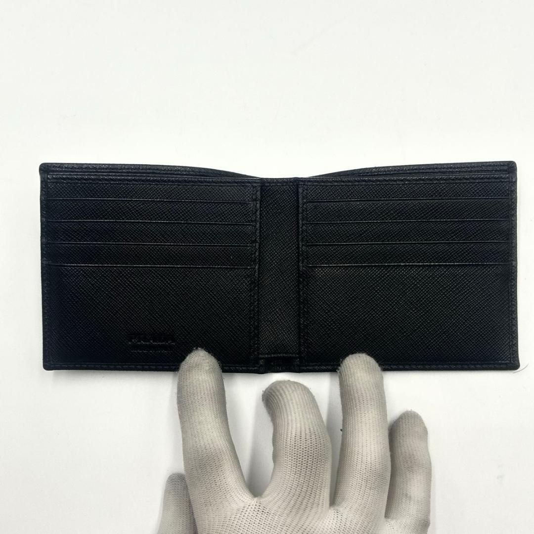 【最短翌日配送】 プラダ 二つ折り財布 サフィアーノレザー 三角ロゴ 黒 2MO513