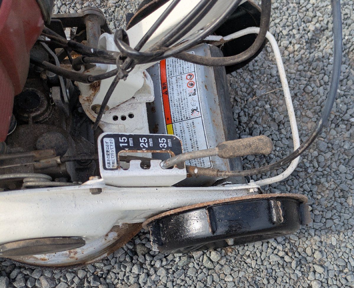 ２サイクルエンジン自走式斜面草刈り機SP300 送料別