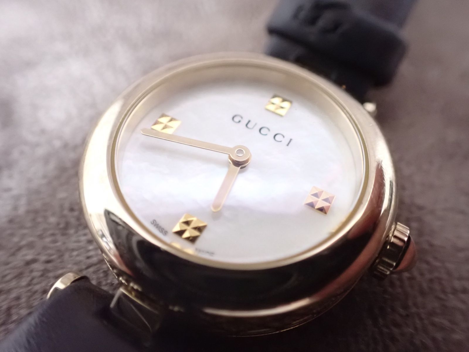 GUCCI グッチ シェル文字盤 腕時計 レディース ゴールド