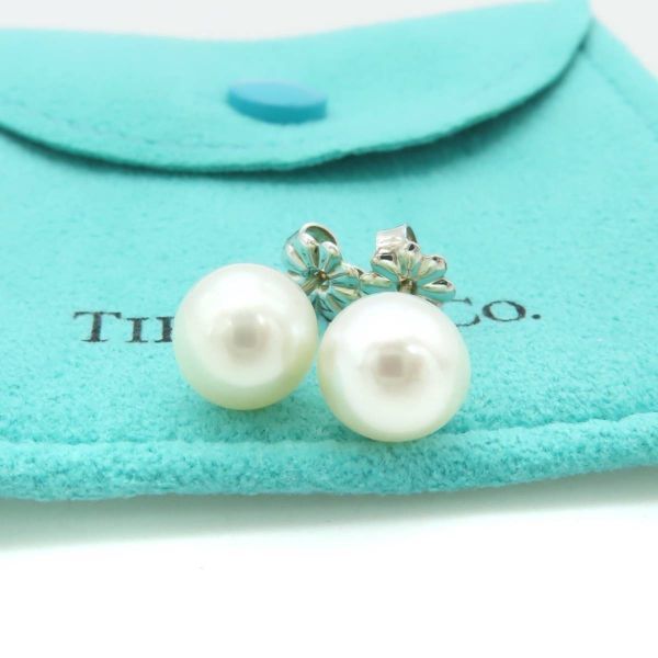 Tiffany & Co. パールピアス Tiffany の3連パールピアス希少