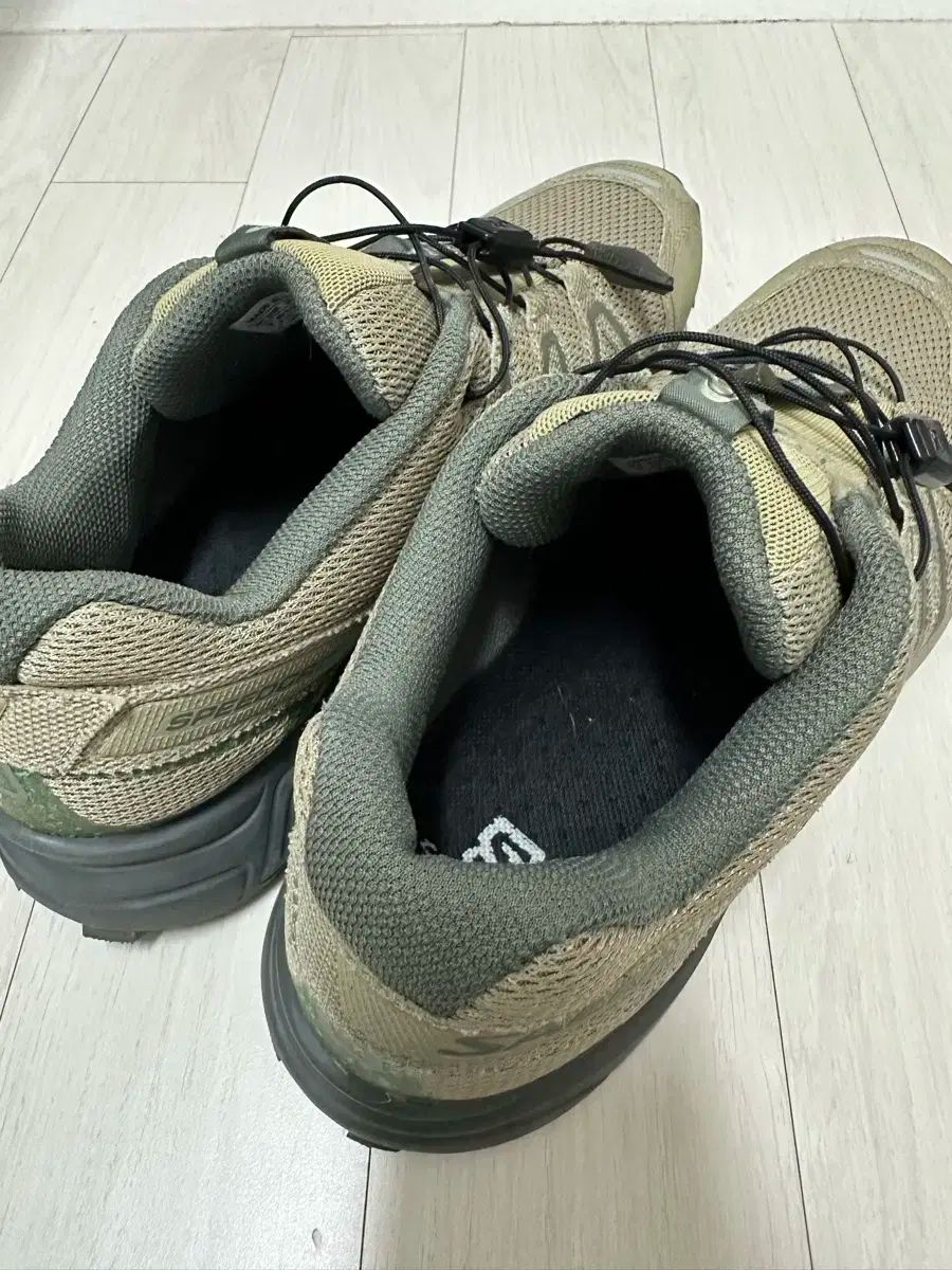 SALOMON サロモン