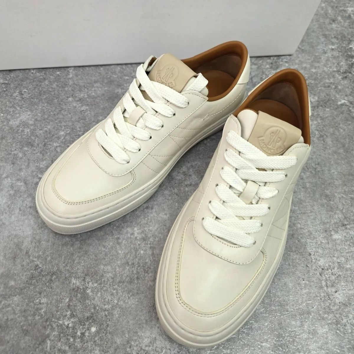 ☆ 新品・未使用品 定価11万 MONCLER(モンクレール) Monclub