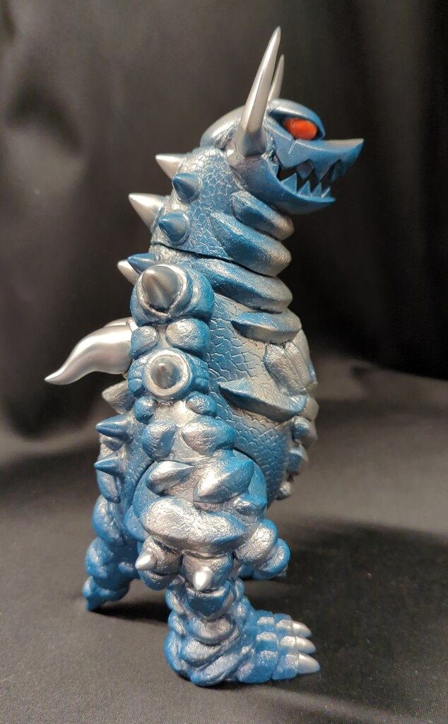 アトリエG1 MONSTOCK デストドン フェイマスブルー 赤目銀塗装 - メルカリ