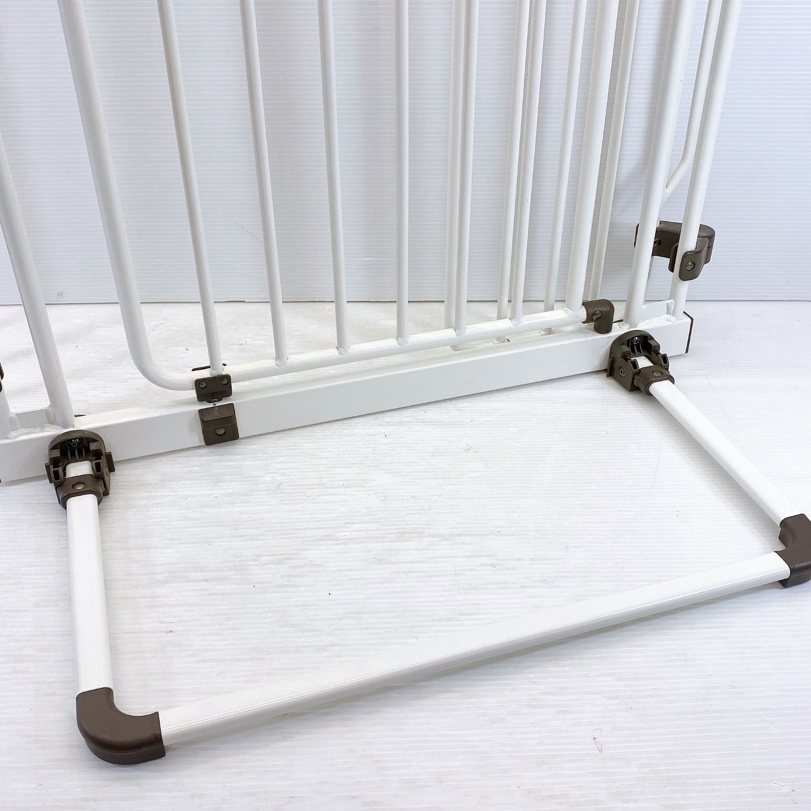 □ 日本育児 おくトビラ ショップ ベビーゲート ホワイト スチール 品 □