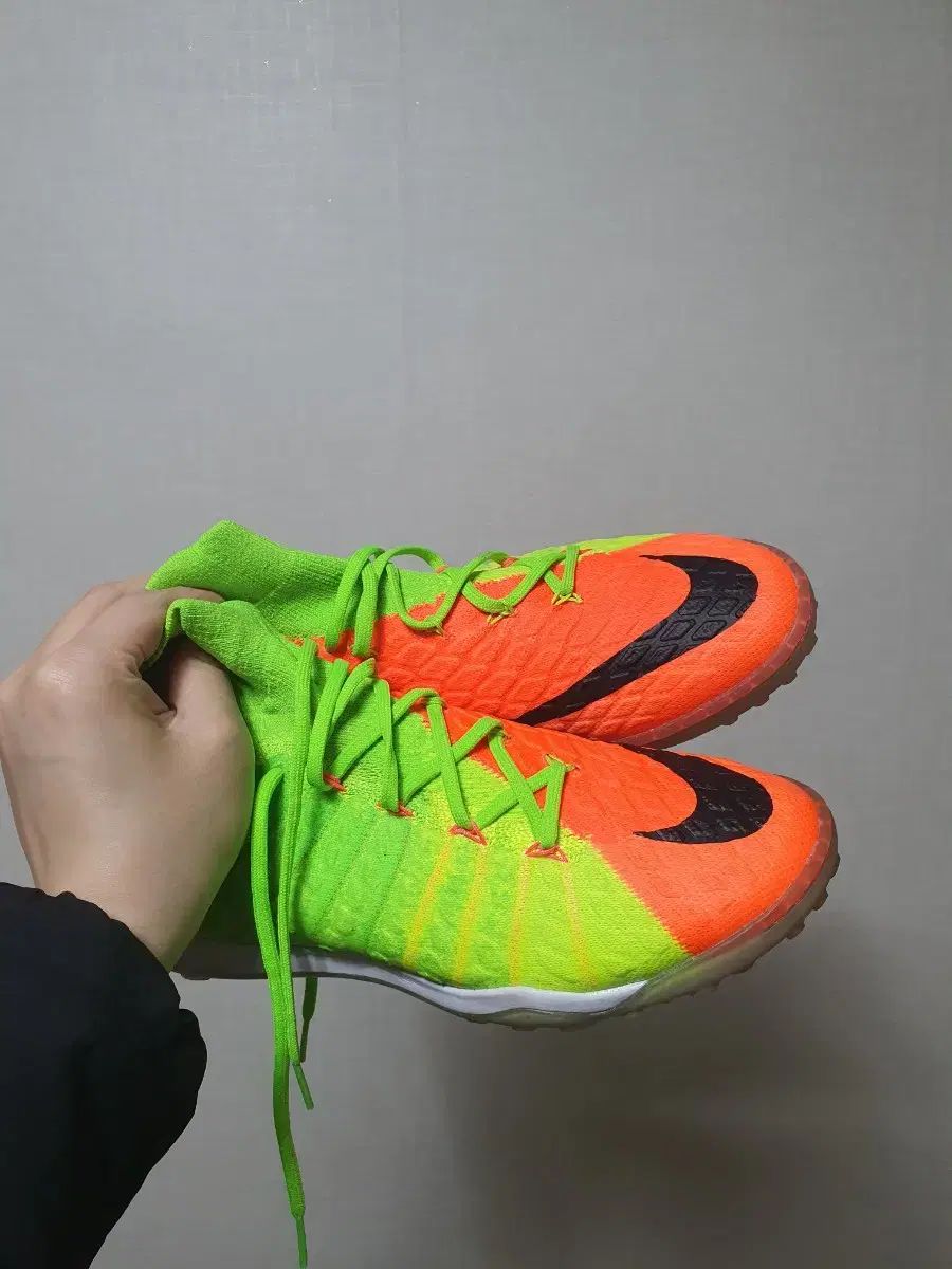 NIKE フットサルシューズ ハイパーヴェノム プロキシモ TF 26cm NIKE