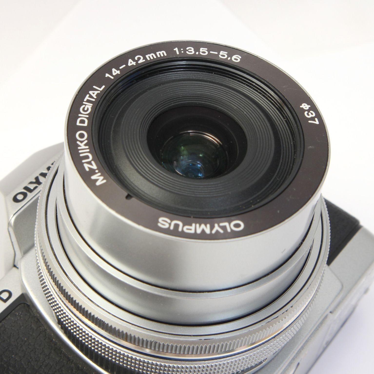 シャッター数1234回】 OLYMPUS オリンパス OM-D E-M10 + MZD 14-42mm
