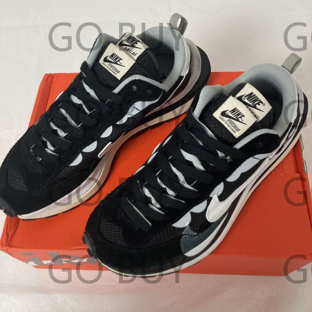 人気 Sacai × Nike VaporWaffle Black  メンズ スニーカー 箱付 黒白