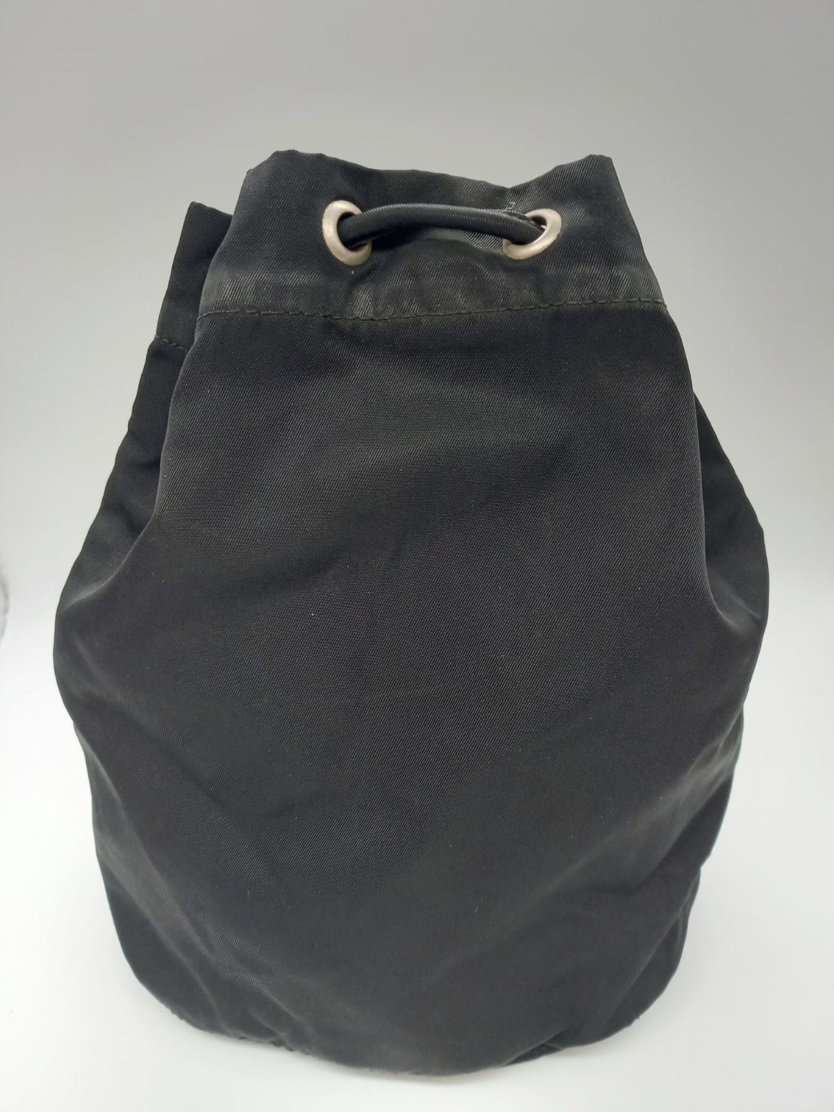 良品】PRADA プラダ 巾着 ポーチ 三角プレート ナイロン ミニ バッグ