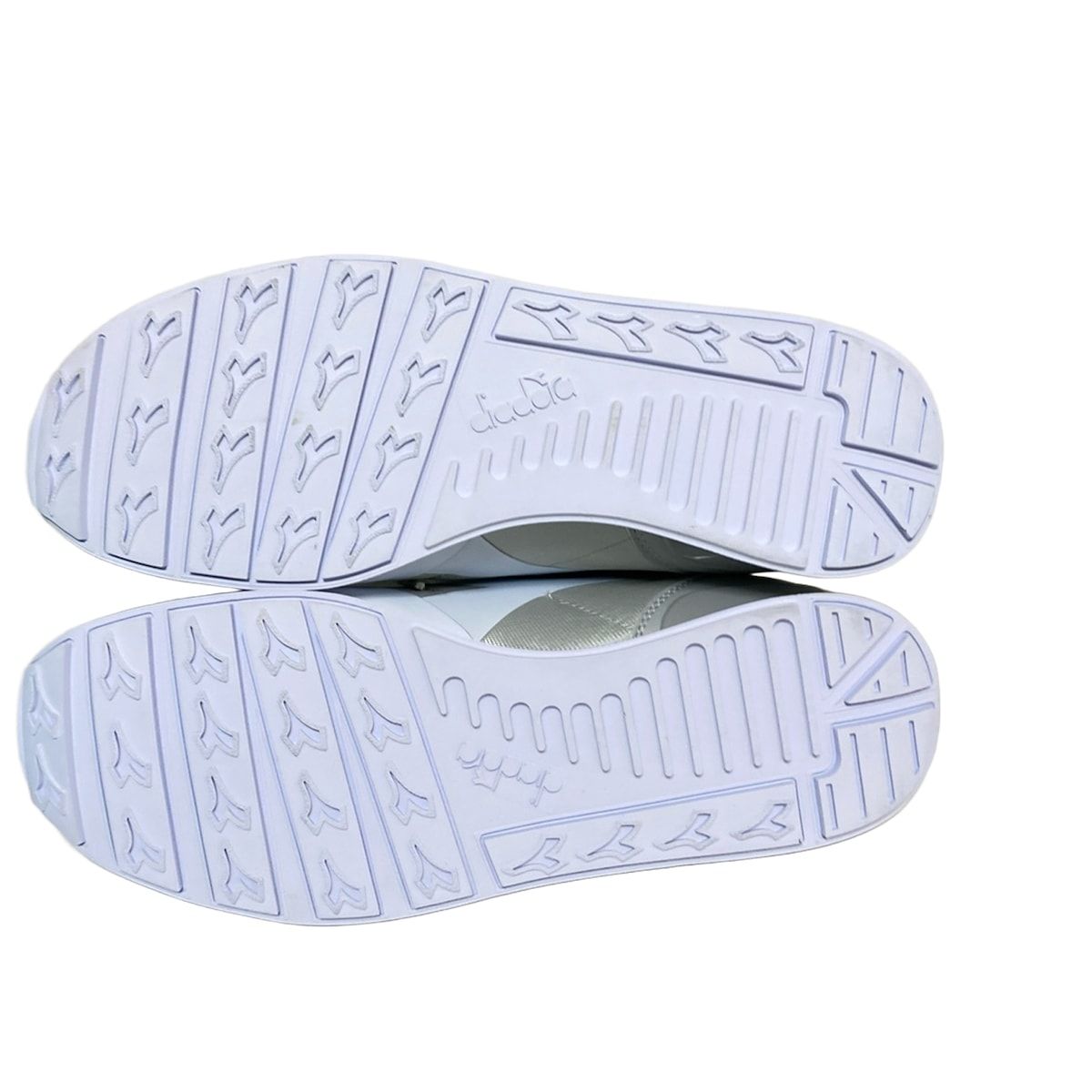 新品未使用箱付ディアドラdiadoraスニーカー27センチ DIADORA(ディアドラ) スニーカー 27 メンズ新品同様 - グレー×白