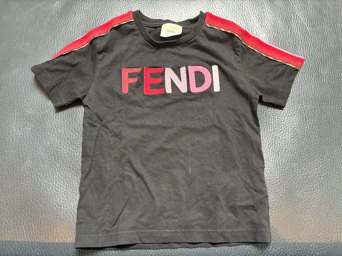 FENDI フェンディ キッズ 4A 半袖 Tシャツ